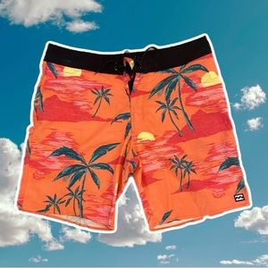 🌊 Men’s Billabong Board Shorts Size 33